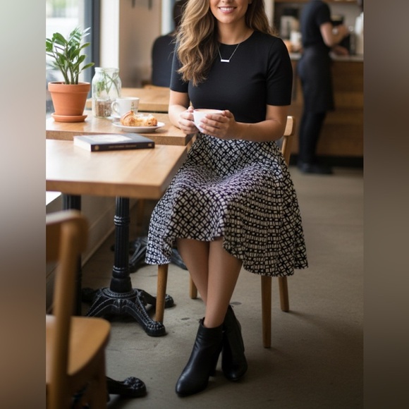 bobeau Dresses & Skirts - Chic Black and White Patterned Women's Skirt